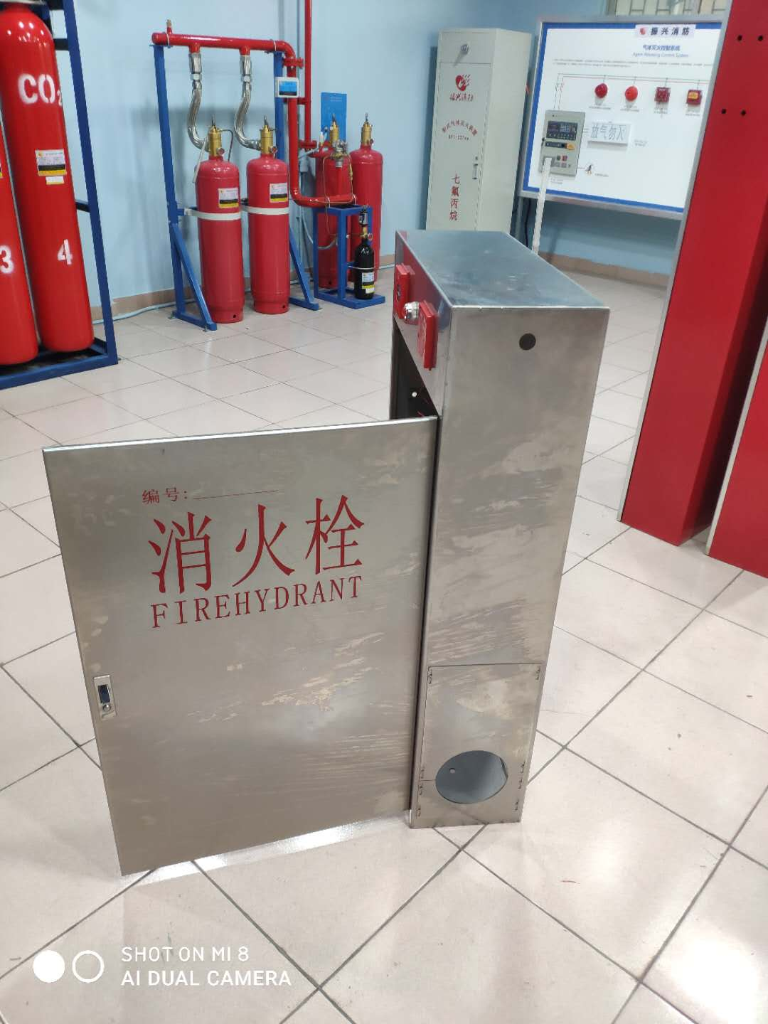消火栓箱SG24C65Z-J內一般配備什么？怎么購買消火栓箱？